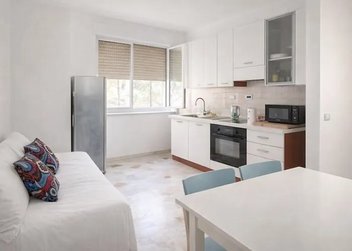 Cozy Retreat, Metro C & Free Parking Apartman Róma